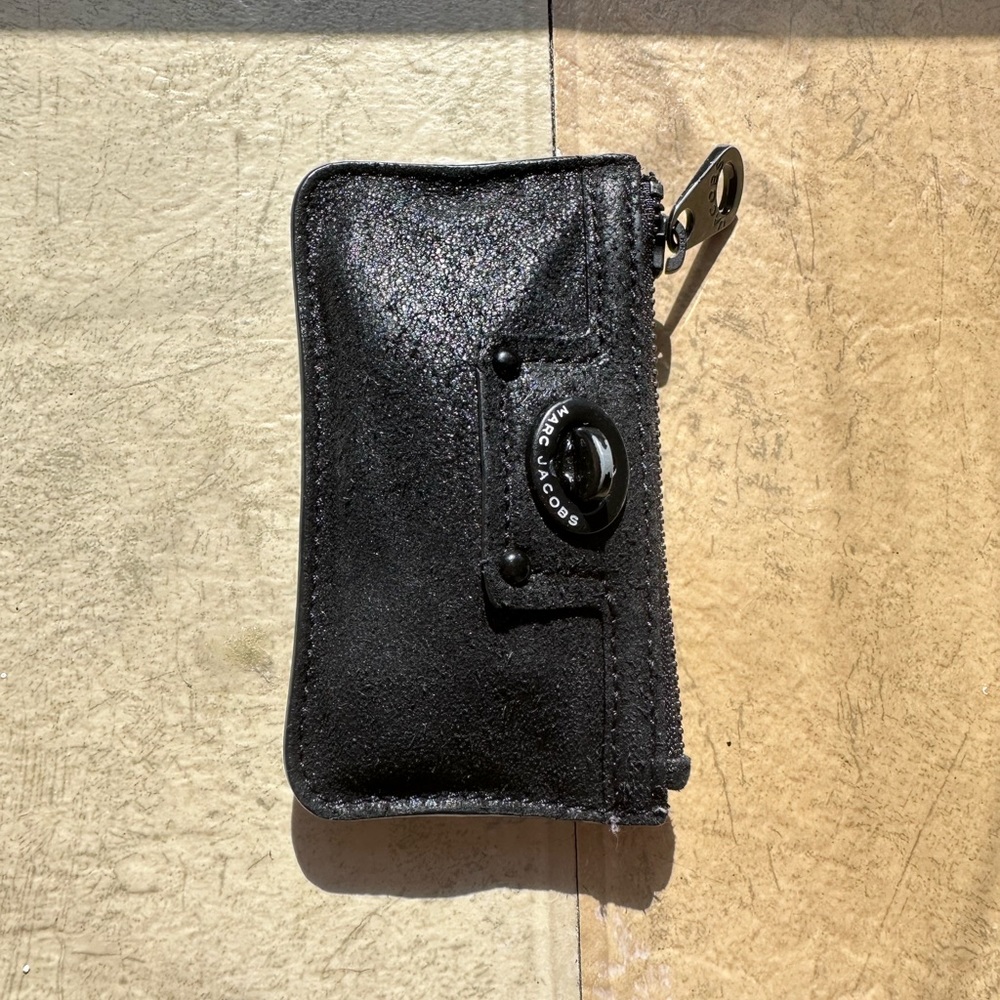 MARC JACOBS shiny black coin purse/card holder with black hardware